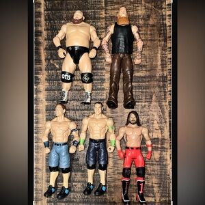 LAST CHANCE Lot of 5 WWE Figures